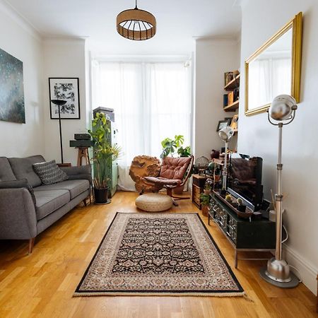 Unique Private Apartment W/ Easy Access To Central Londra Exterior foto
